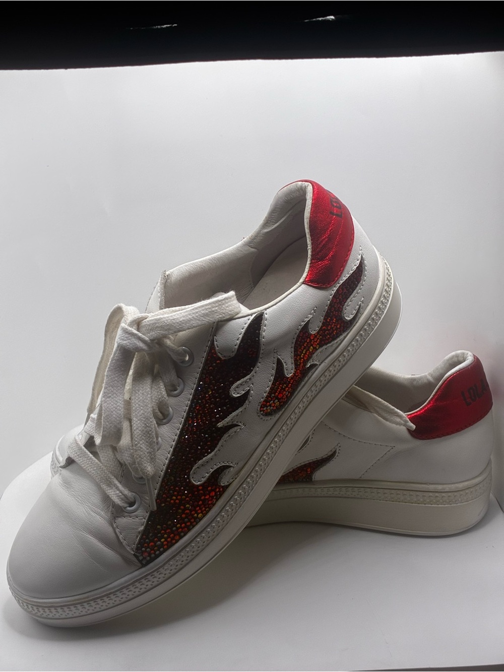 LOLA CRUZ WOMANS LEATHER / RHINESTONE EMBELLISHED SNEAKER/ SIZE 7 - Picture 12 of 15